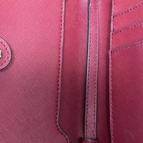 Henri Bendel Red Saffiano Leather Crossbody Bag Approx. 7 x 4 - Picture 13 of 17